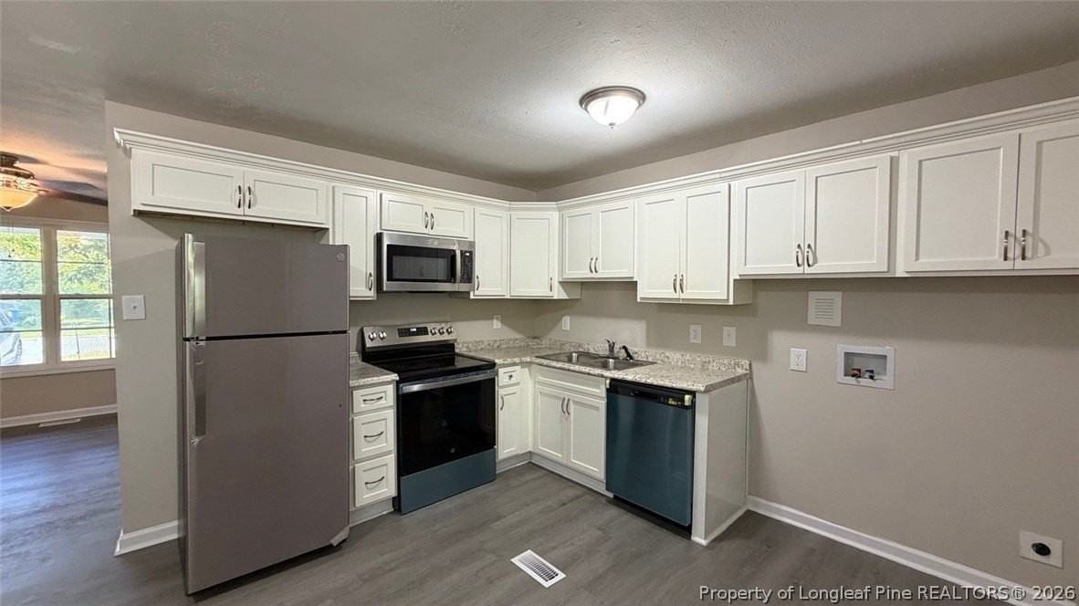 2016 Poinciana Ln - Photo 6 of 18