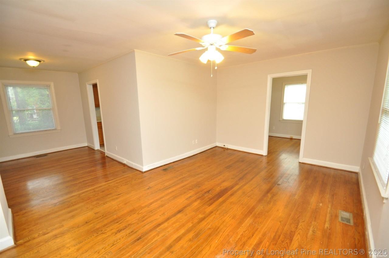 323 E Park St - Photo 2 of 27