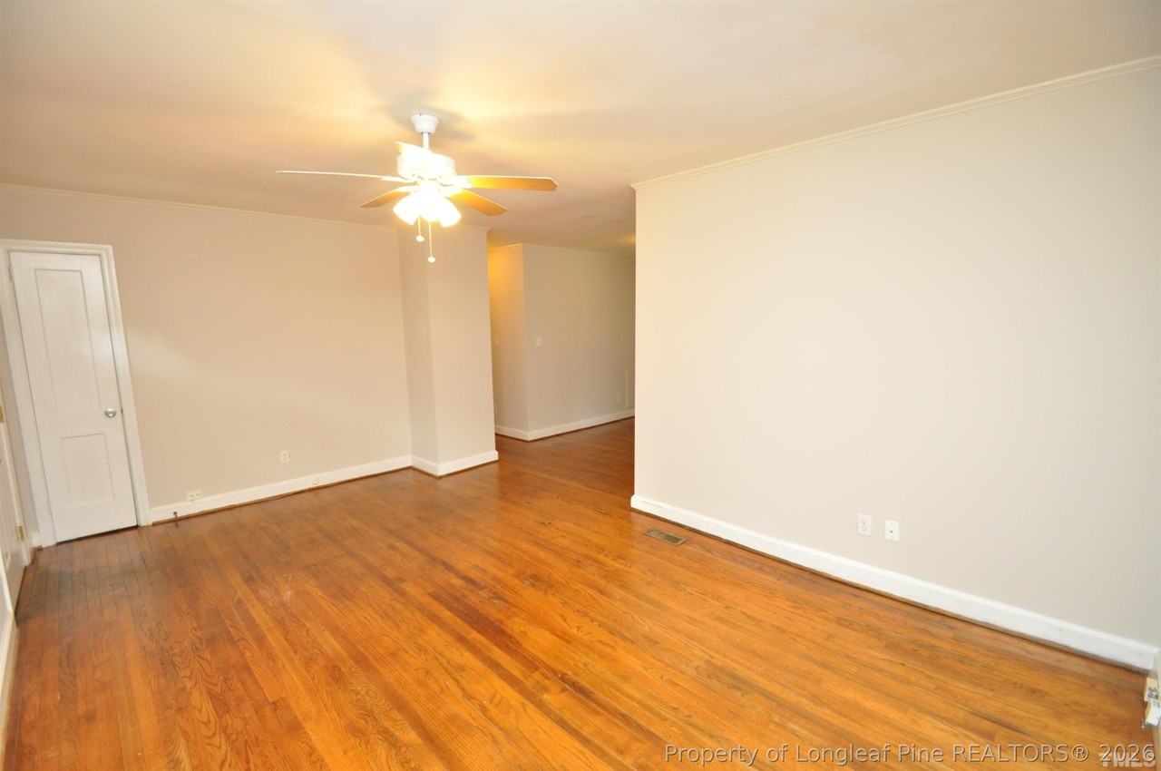 323 E Park St - Photo 3 of 27