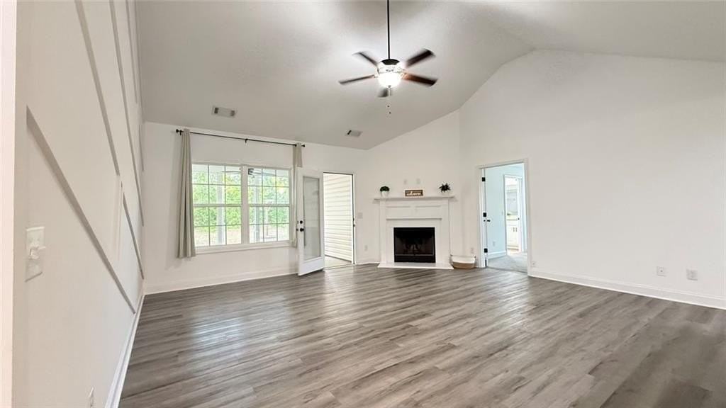 1896 Roxey Ln - Photo 6 of 16