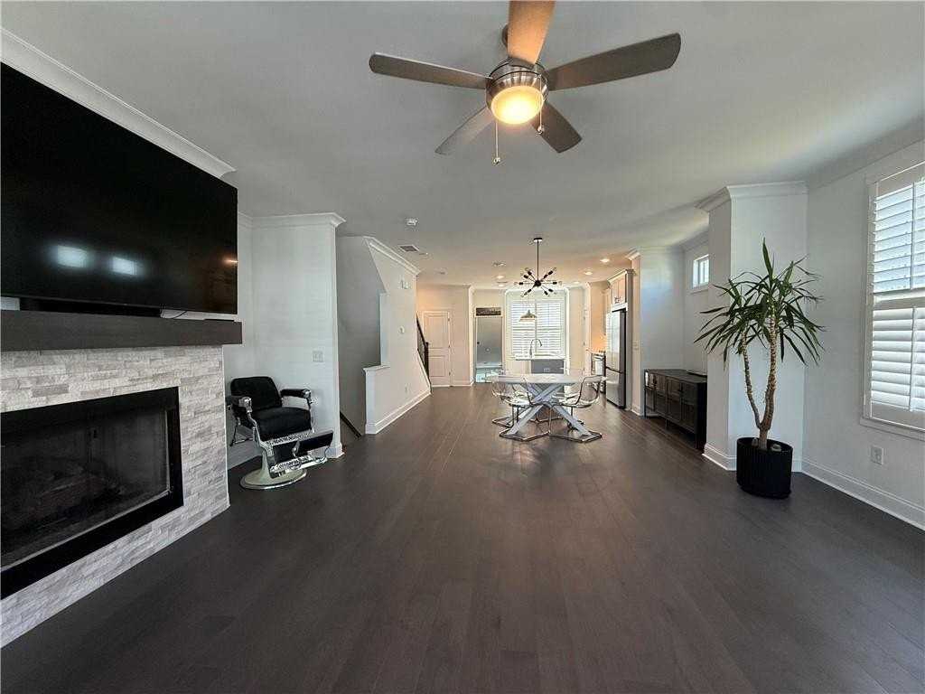 1112 Larkin Dr - Photo 3 of 15