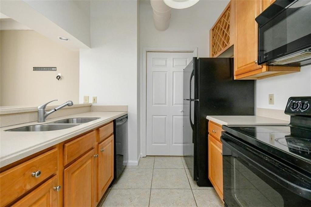 32 Peachtree St #1406 - Photo 4 of 33