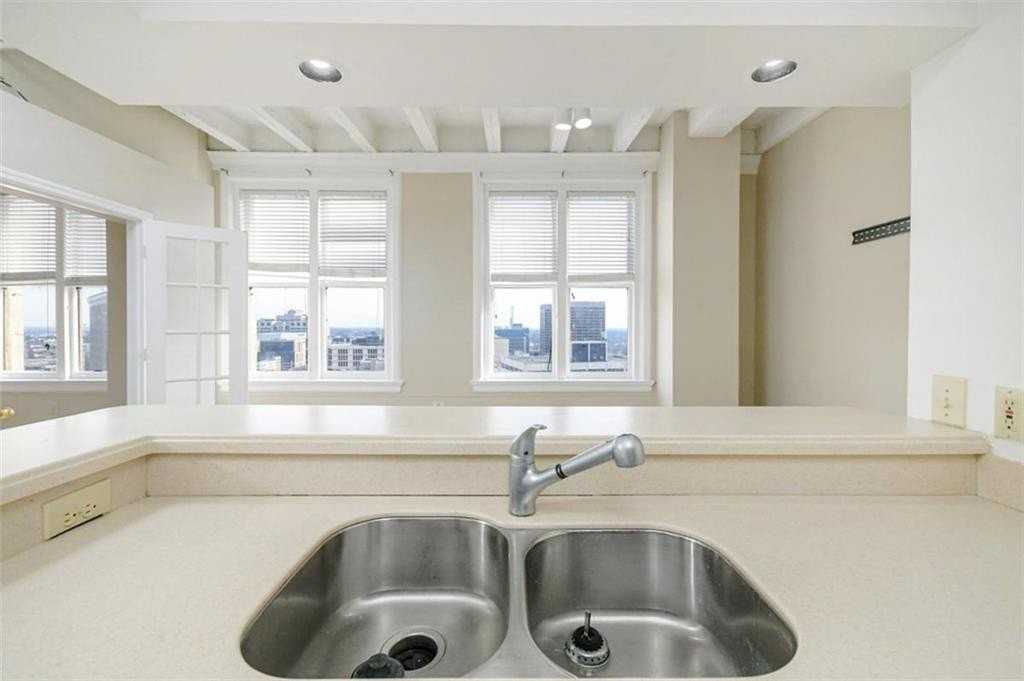 32 Peachtree St #1406 - Photo 5 of 33