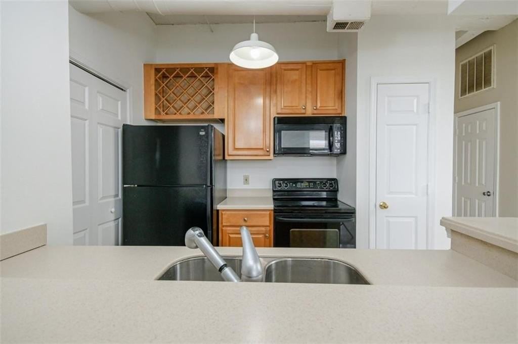 32 Peachtree St #1406 - Photo 6 of 33