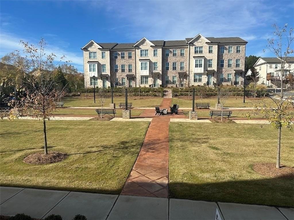 4405 Sims Park Overlook - Photo 2 of 31