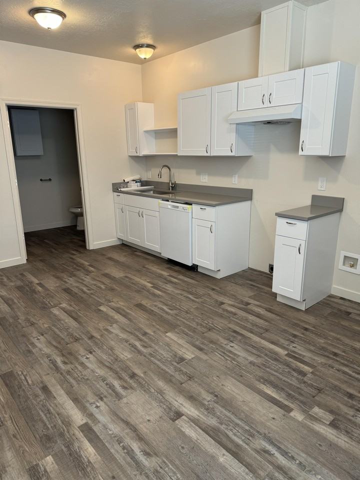 309 Grove Ave #A - Photo 2 of 5