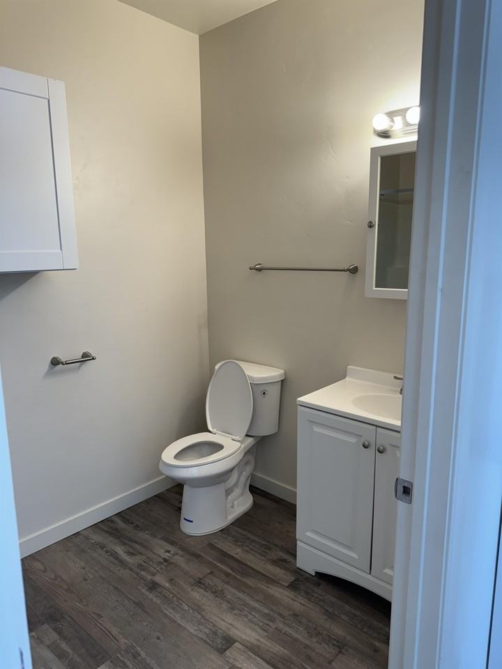309 Grove Ave #A - Photo 5 of 5