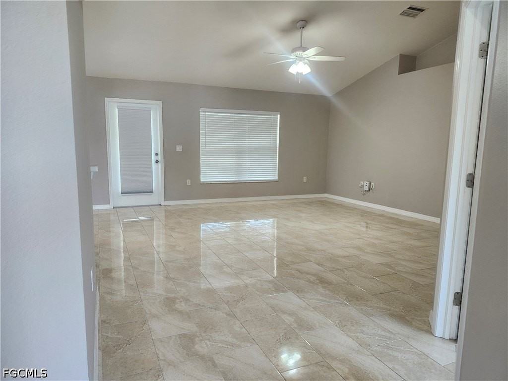 1713 Sw 13th St - Photo 3 of 23