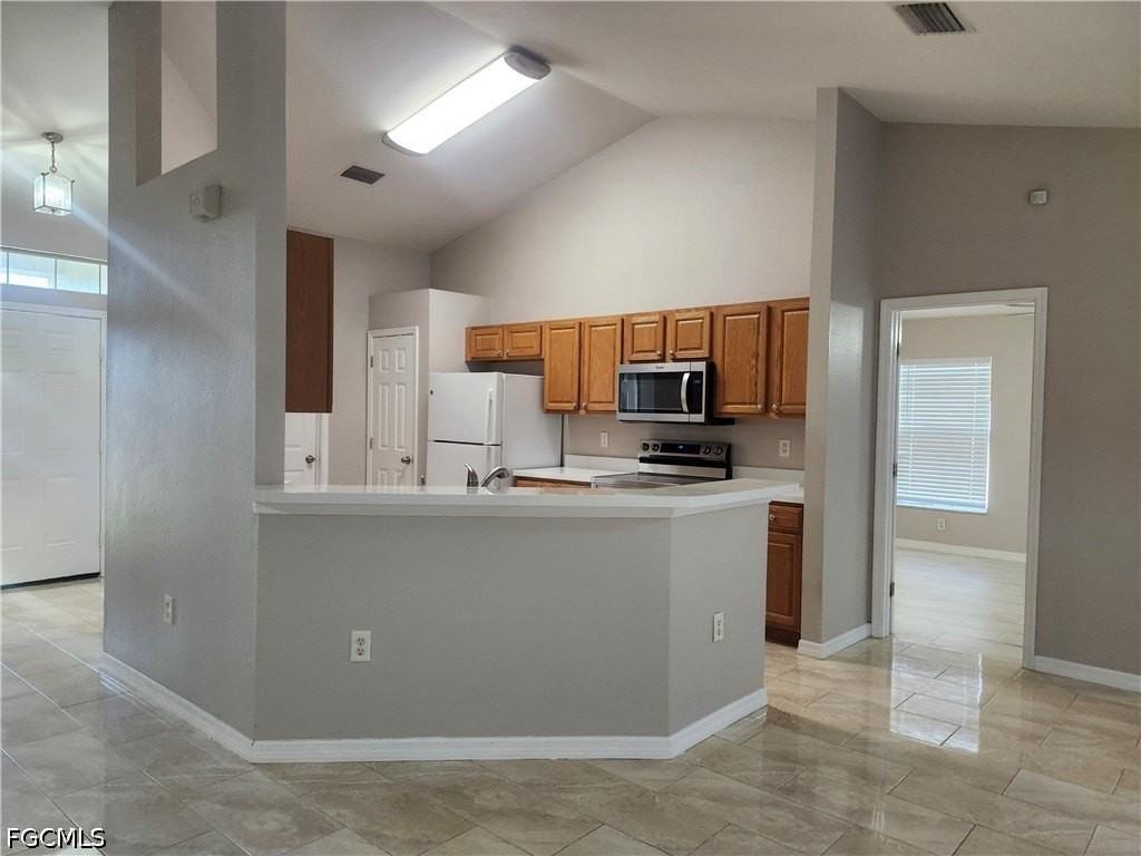 1713 Sw 13th St - Photo 5 of 23