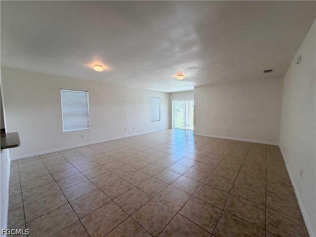 1621 Sw 10th Ave - Photo 7 of 17