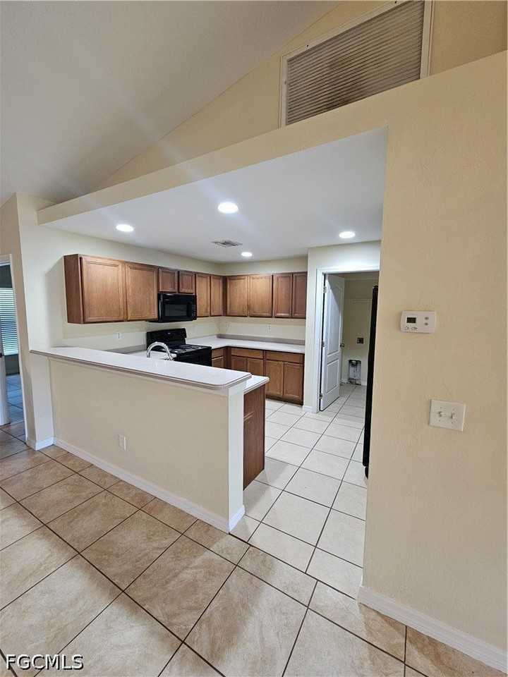3307 36th St W - Photo 4 of 12