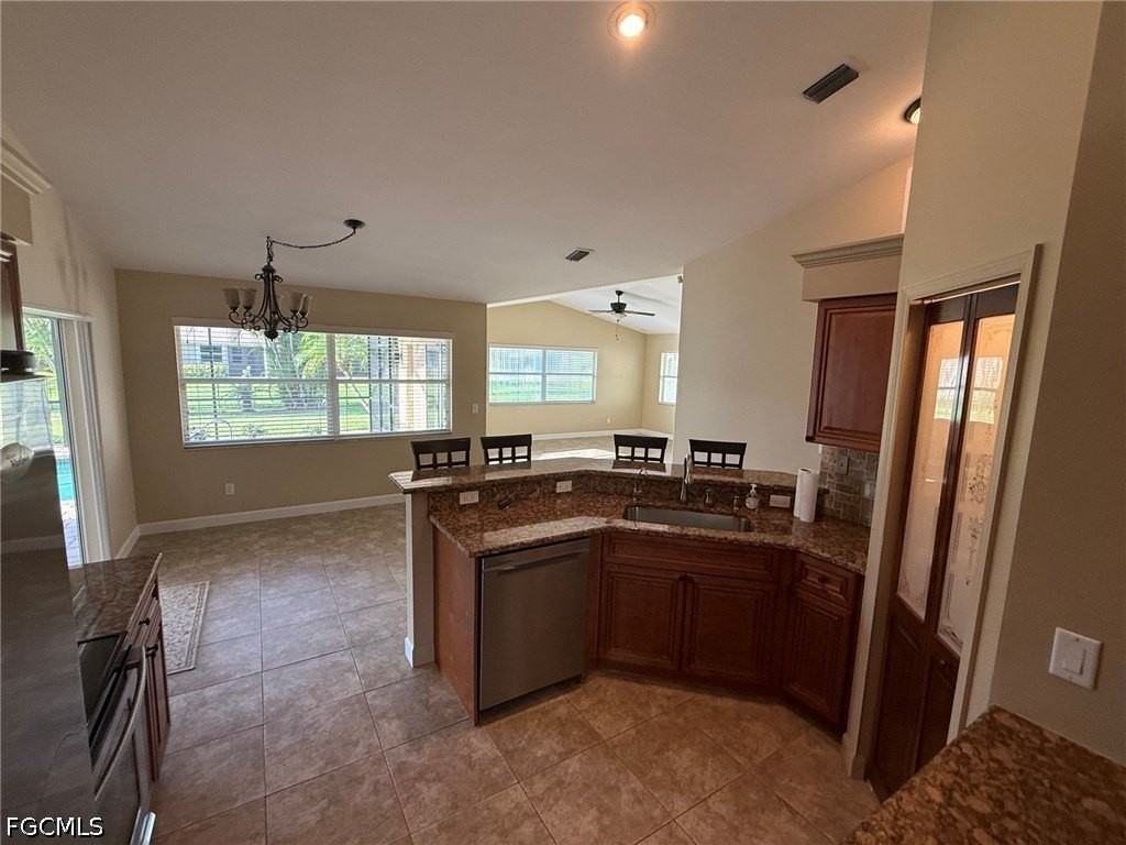 2838 Sw 50th Ter - Photo 5 of 30