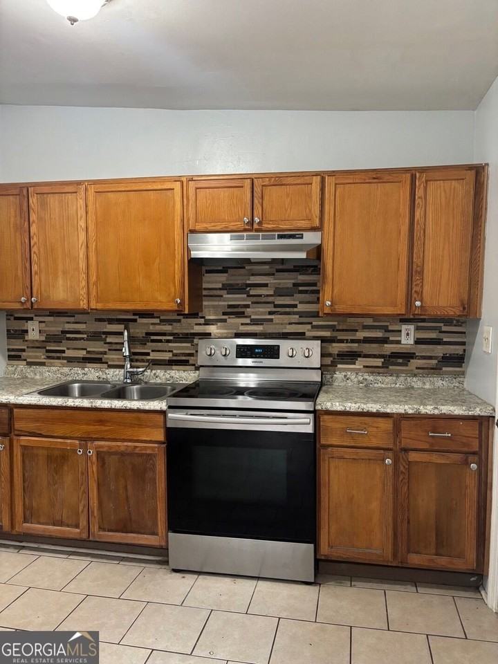 693 Dill Ave Sw - Photo 4 of 18