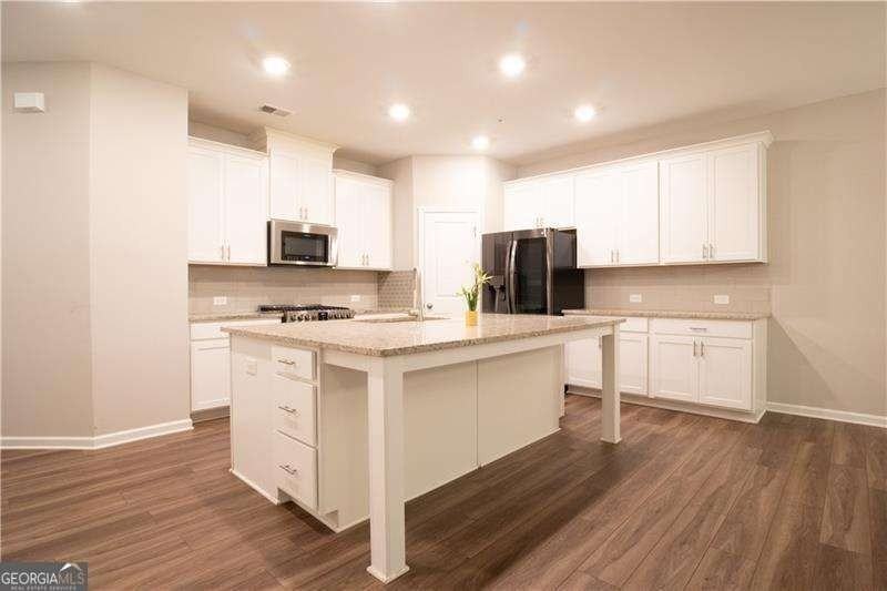 525 Duval Dr - Photo 5 of 19