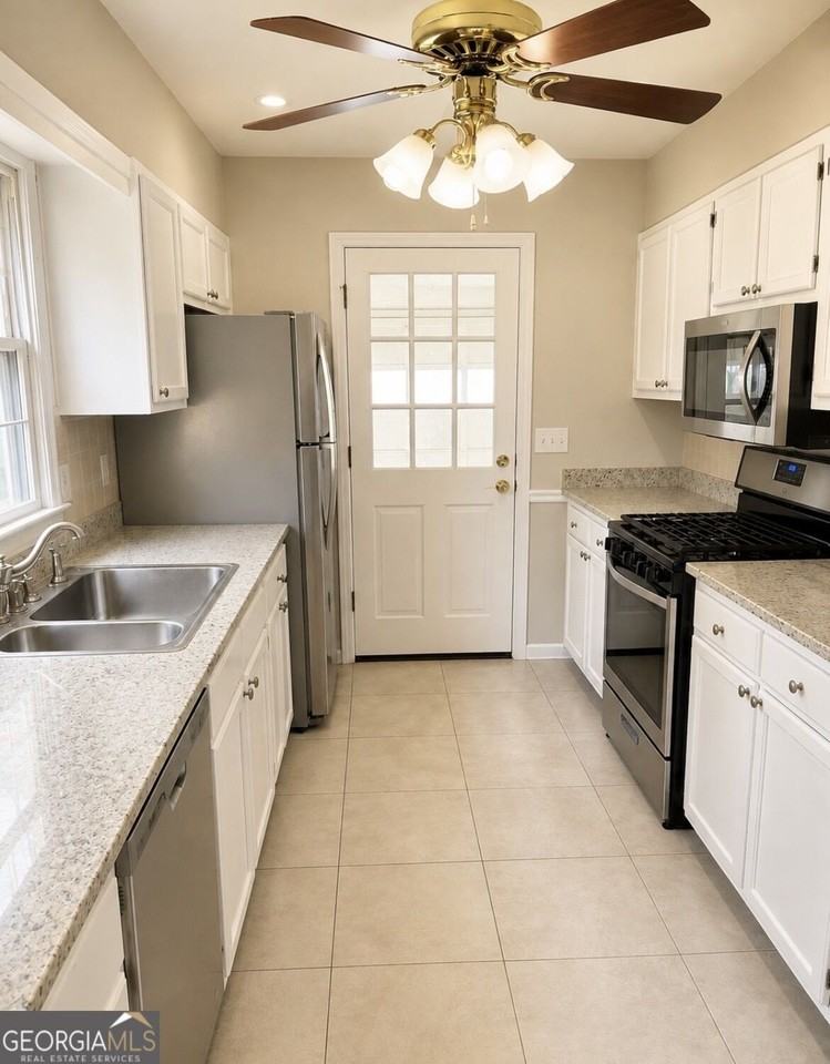 4980 Whitewater Dr - Photo 5 of 7