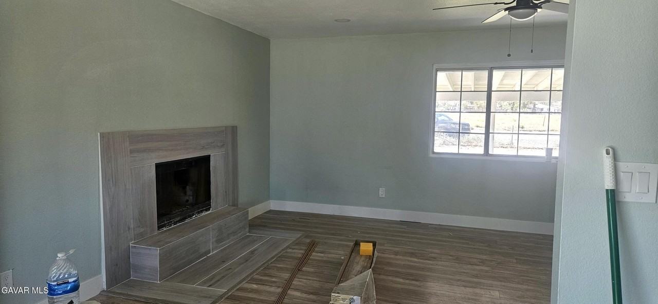 5661 E Avenue T - Photo 5 of 10