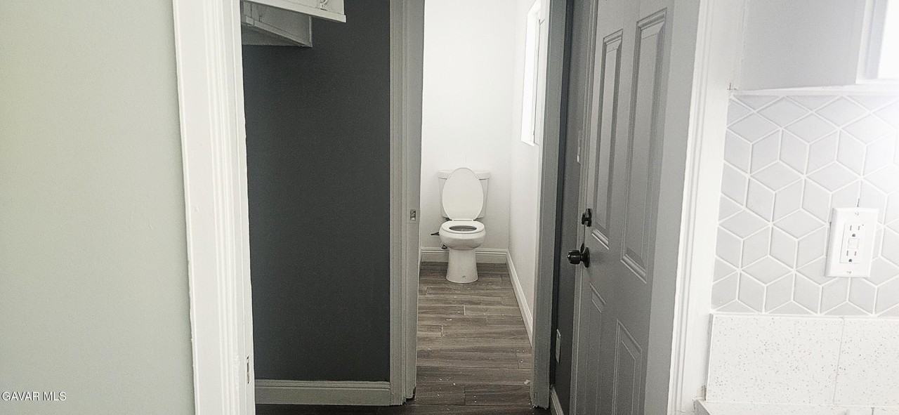 5661 E Avenue T - Photo 6 of 10