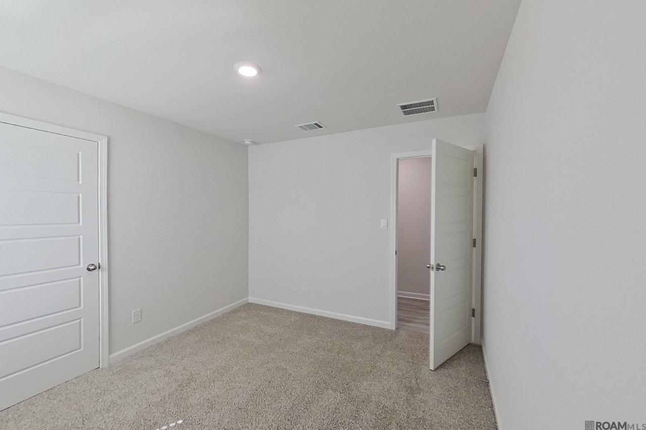 14255 War Admiral Ave - Photo 4 of 20