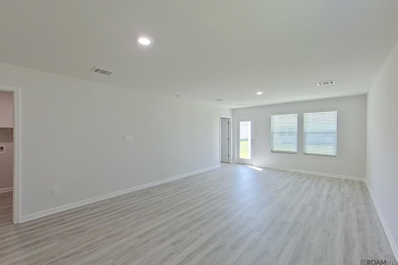 14255 War Admiral Ave - Photo 3 of 19