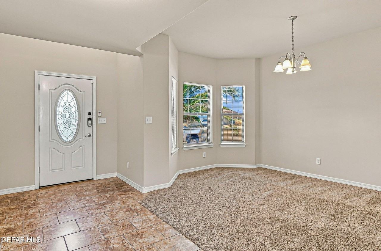 14384 Alma Point Dr - Photo 4 of 40