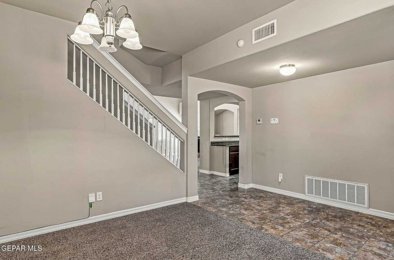14384 Alma Point Dr - Photo 7 of 40