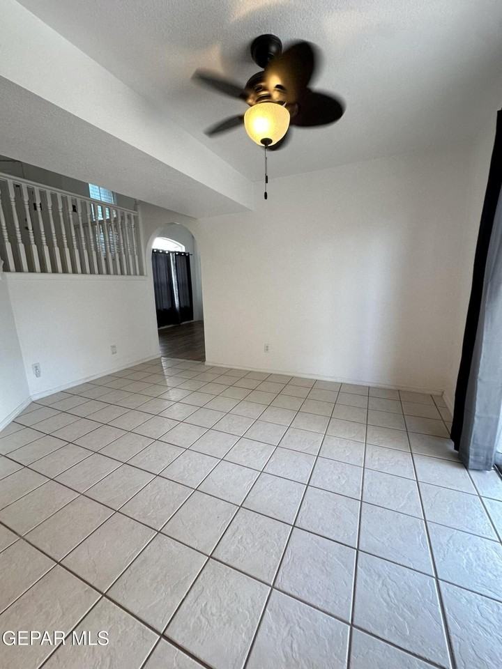 1340 James Cravens Ct - Photo 6 of 24