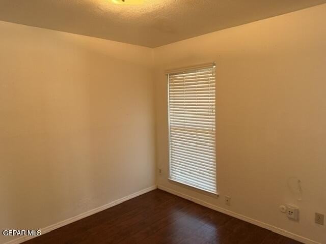 10430 Seawood Dr - Photo 4 of 7