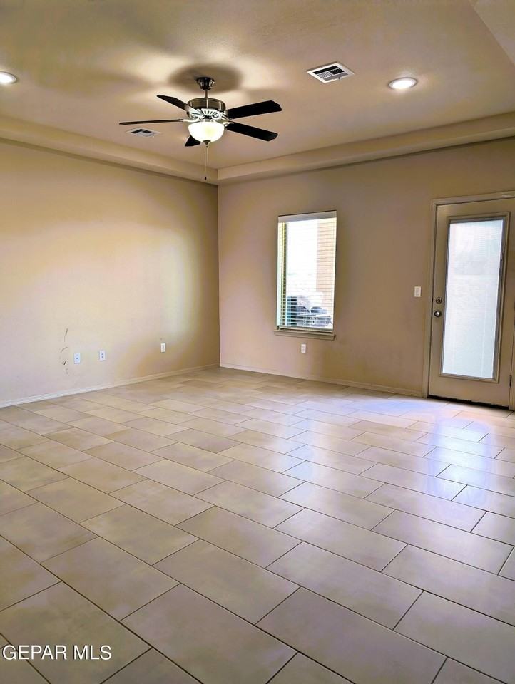 616 Rafael Marmolejo St - Photo 3 of 28