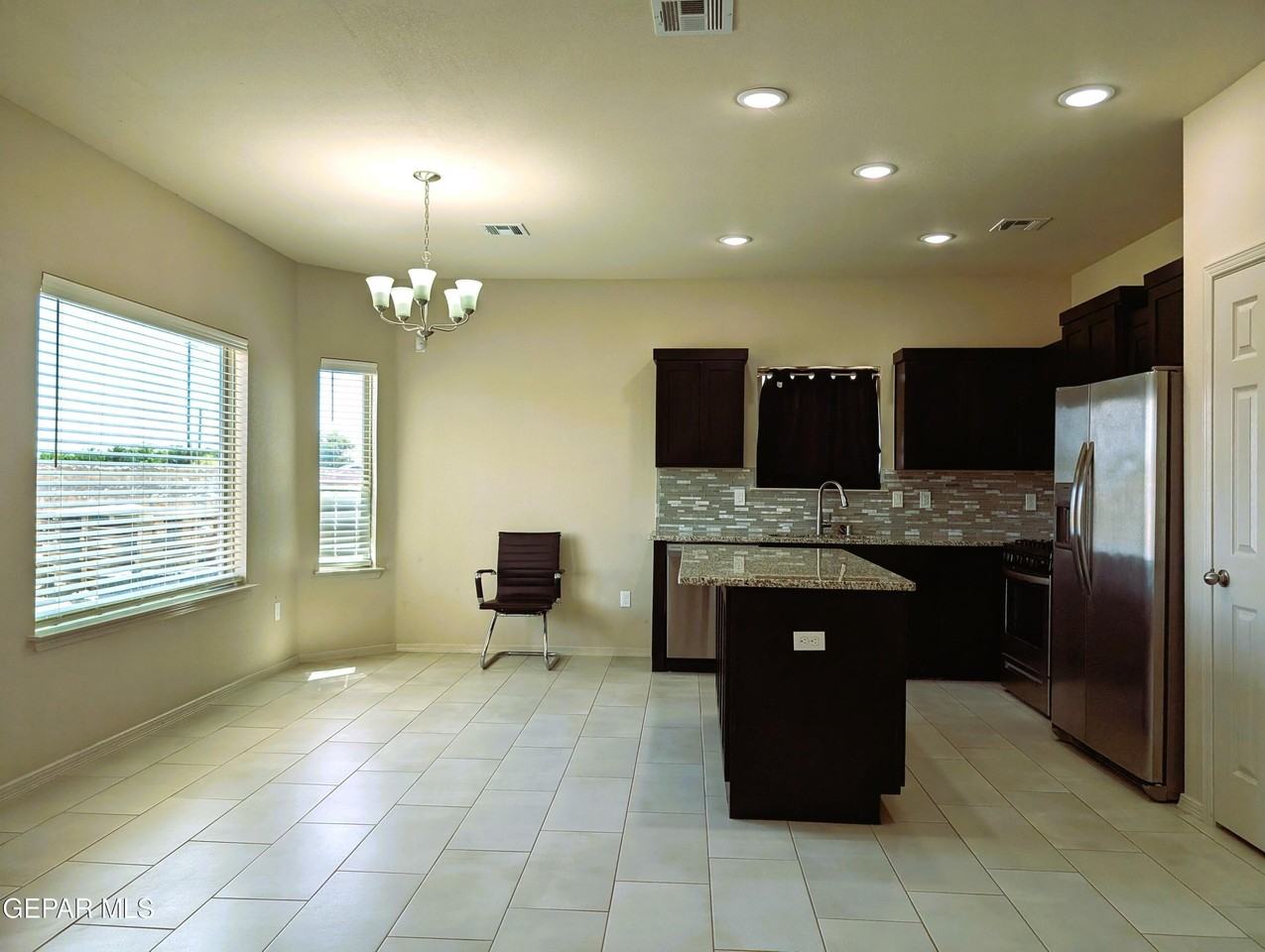 616 Rafael Marmolejo St - Photo 5 of 28