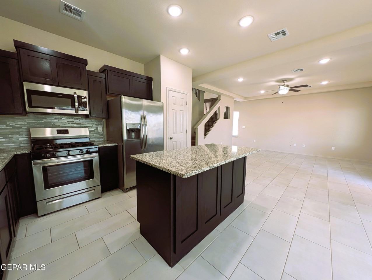 616 Rafael Marmolejo St - Photo 7 of 28