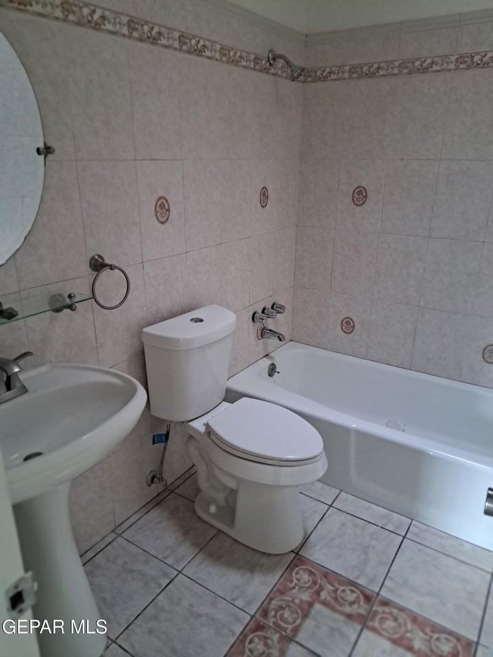 3319 Menard Ln - Photo 6 of 14