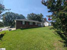 featured image of 702 E Lee Rd