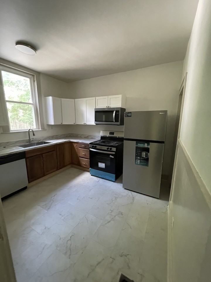 1825 Normal St #1 - Photo 3 of 9