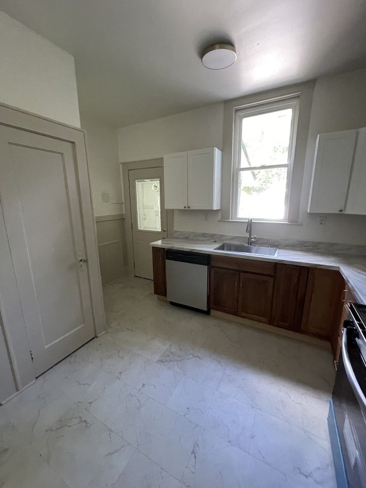 1825 Normal St #1 - Photo 4 of 9