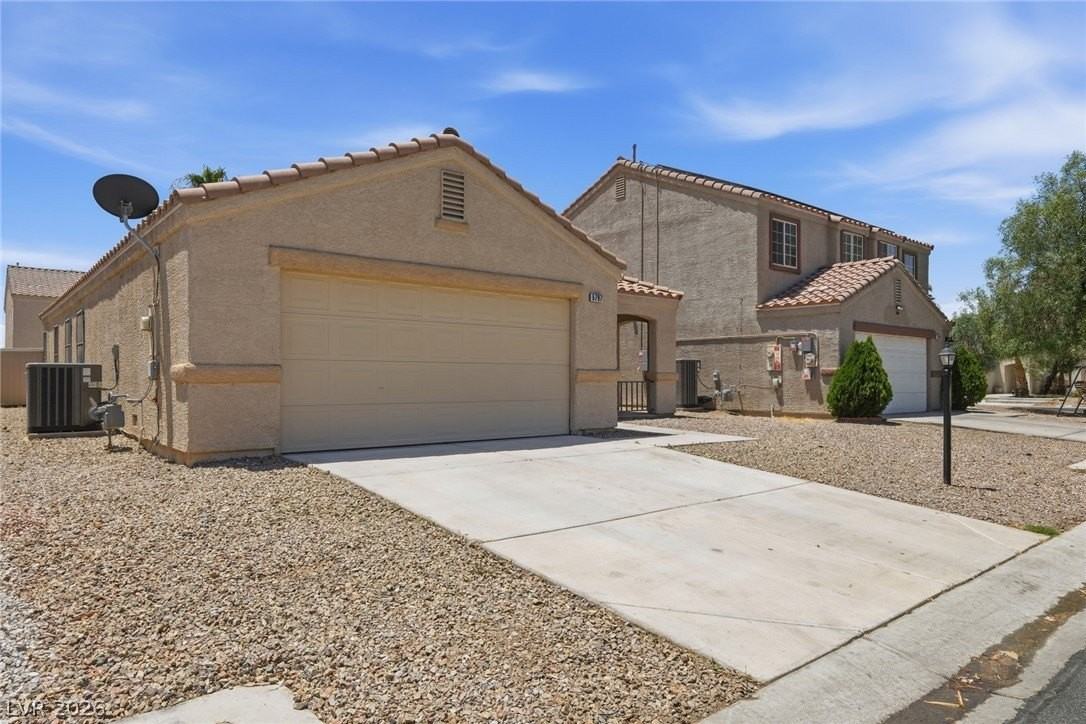 5797 Dana Rogers Dr - Photo 3 of 23