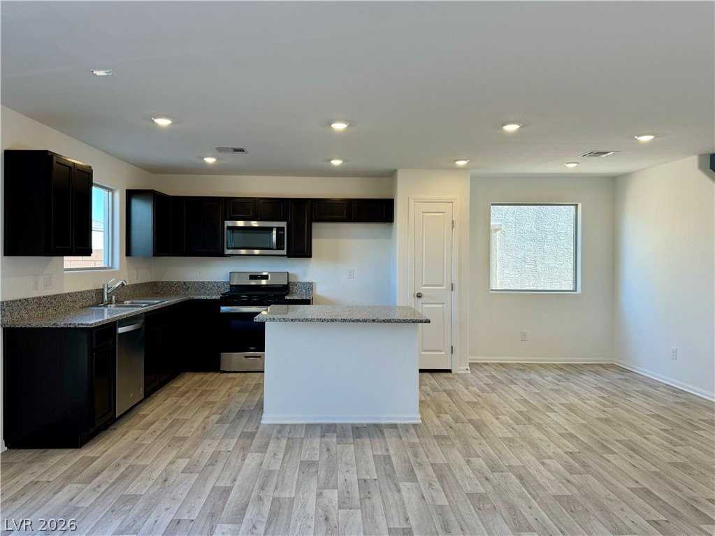 7640 Royal Halo Ave - Photo 5 of 25