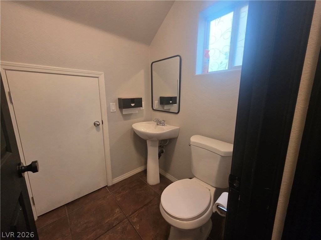 6939 Smiling Cloud Ave - Photo 4 of 28