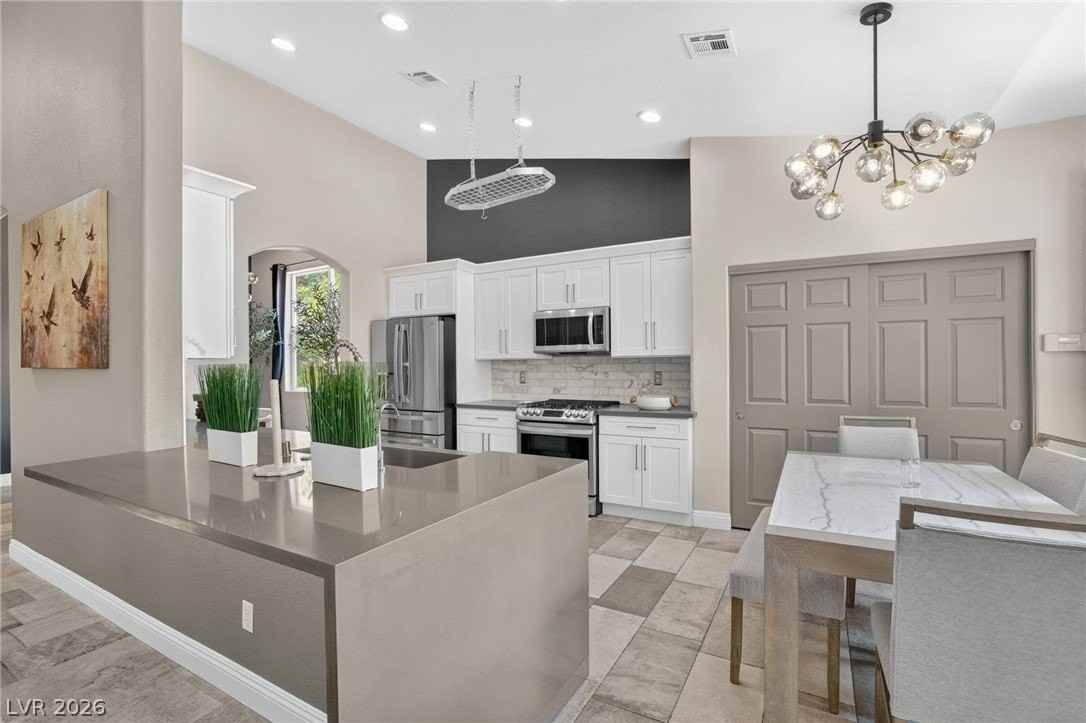 11212 Dell Cliffs Ct - Photo 3 of 50