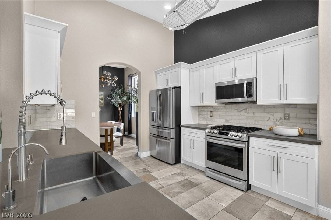 11212 Dell Cliffs Ct - Photo 4 of 50