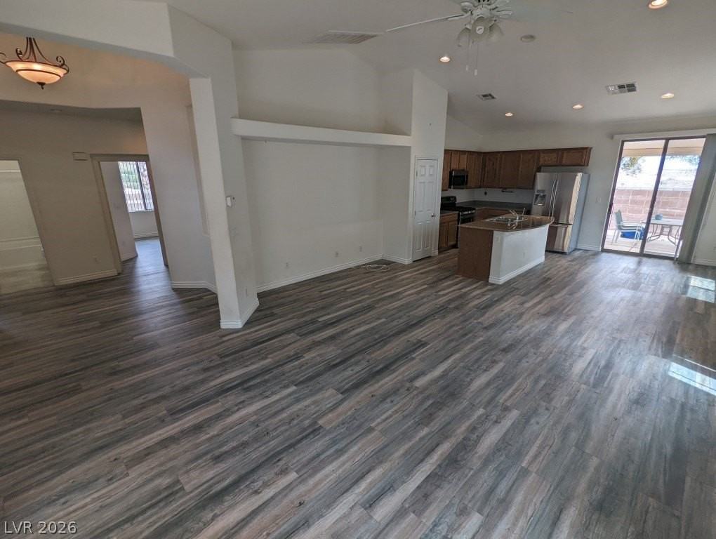 8148 Slate Falls St - Photo 5 of 32