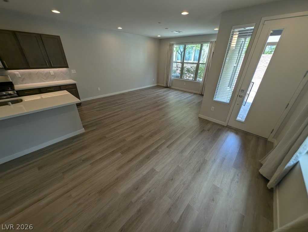 11298 Cactus Tower Ave #103 - Photo 5 of 23