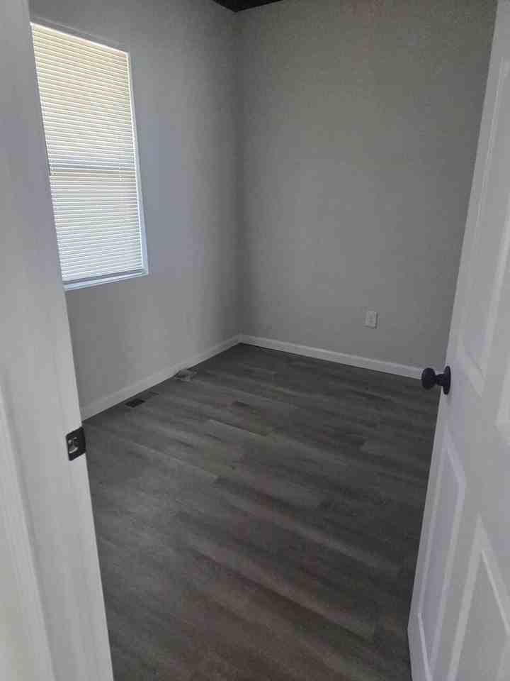 5228 Elmer St #1 - Photo 6 of 11
