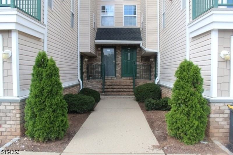202 Rip Van Dam Ct #202 - Photo 2 of 38