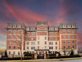 featured image of 1 Trinity St #102