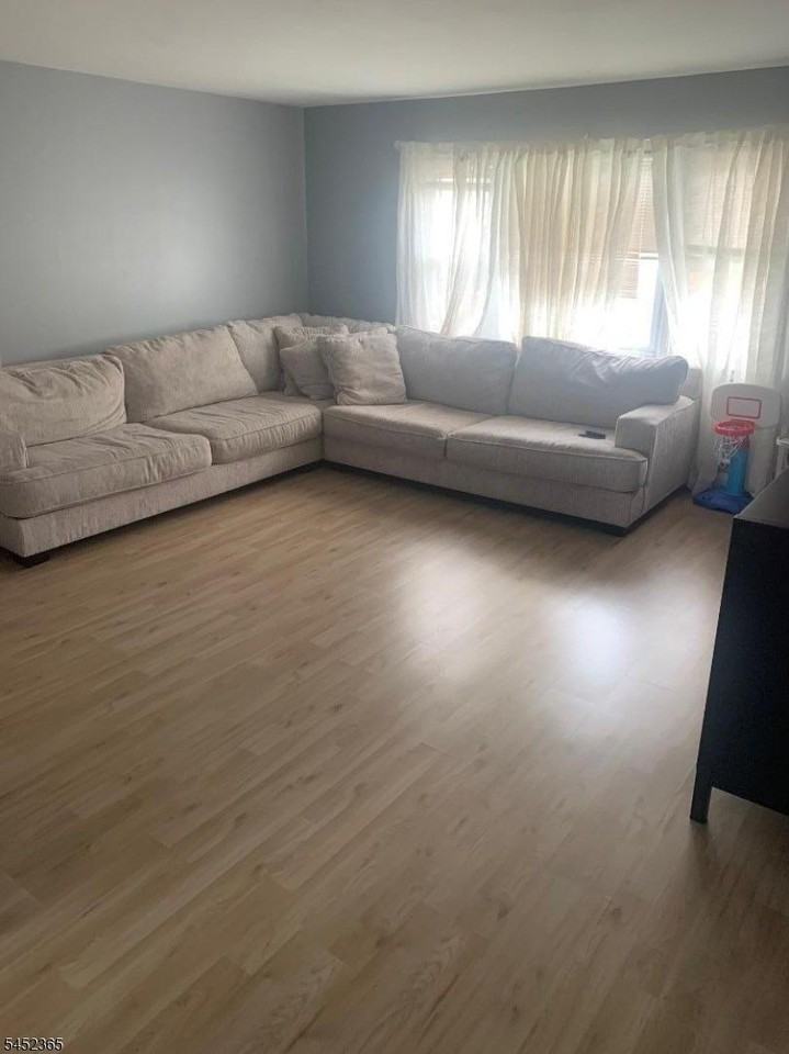 42 Brighton Ave - Photo 2 of 12