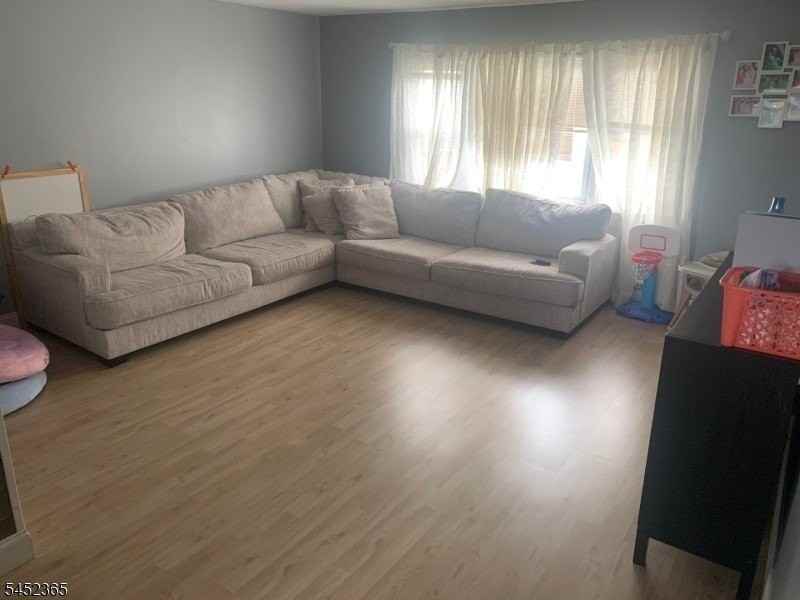 42 Brighton Ave - Photo 3 of 12