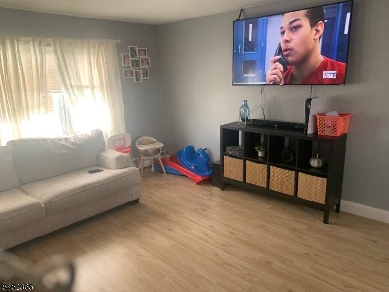 42 Brighton Ave - Photo 4 of 12