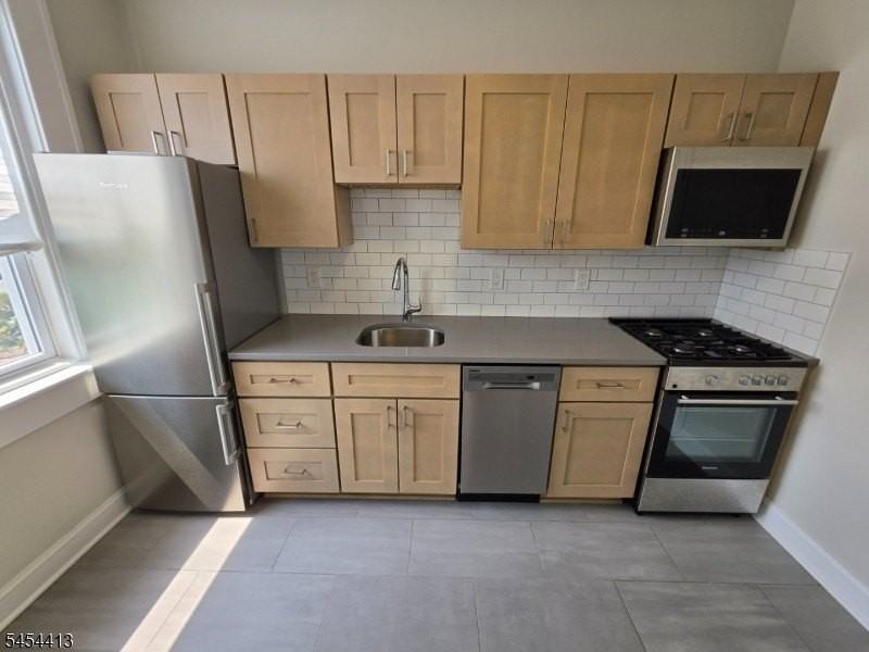 613 Bloomfield Ave #6 - Photo 2 of 15