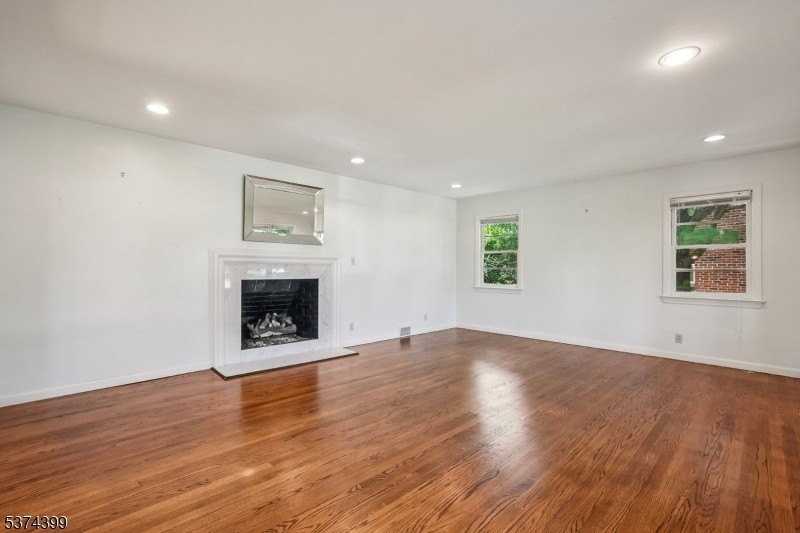 120 Silver Spring Rd - Photo 6 of 38