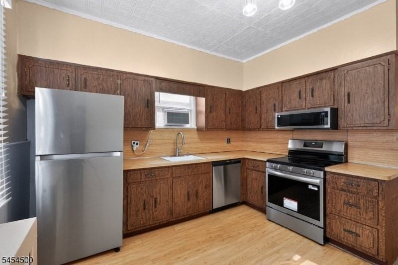 18 Llewellyn Ave #2 - Photo 2 of 10